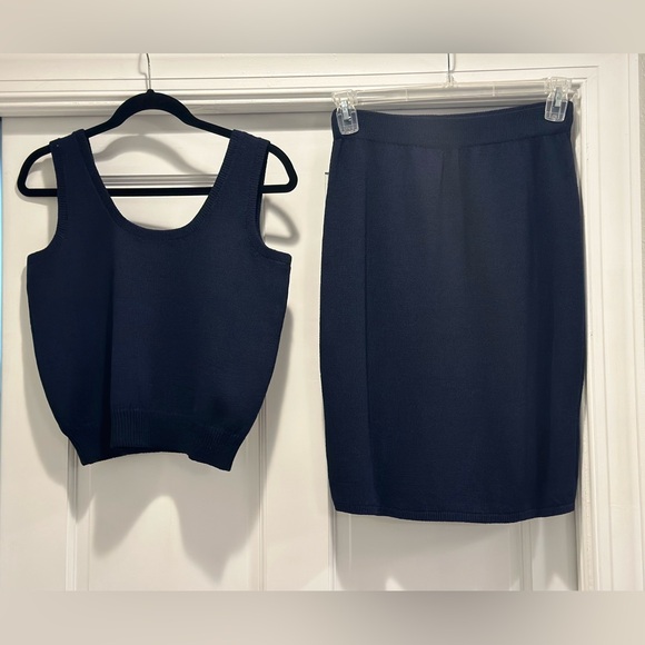 St Johns Knit Top and Skirt - Picture 2 of 8